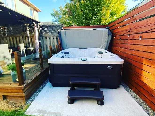 Energy Efficient Hot Tub - Wellness Shop