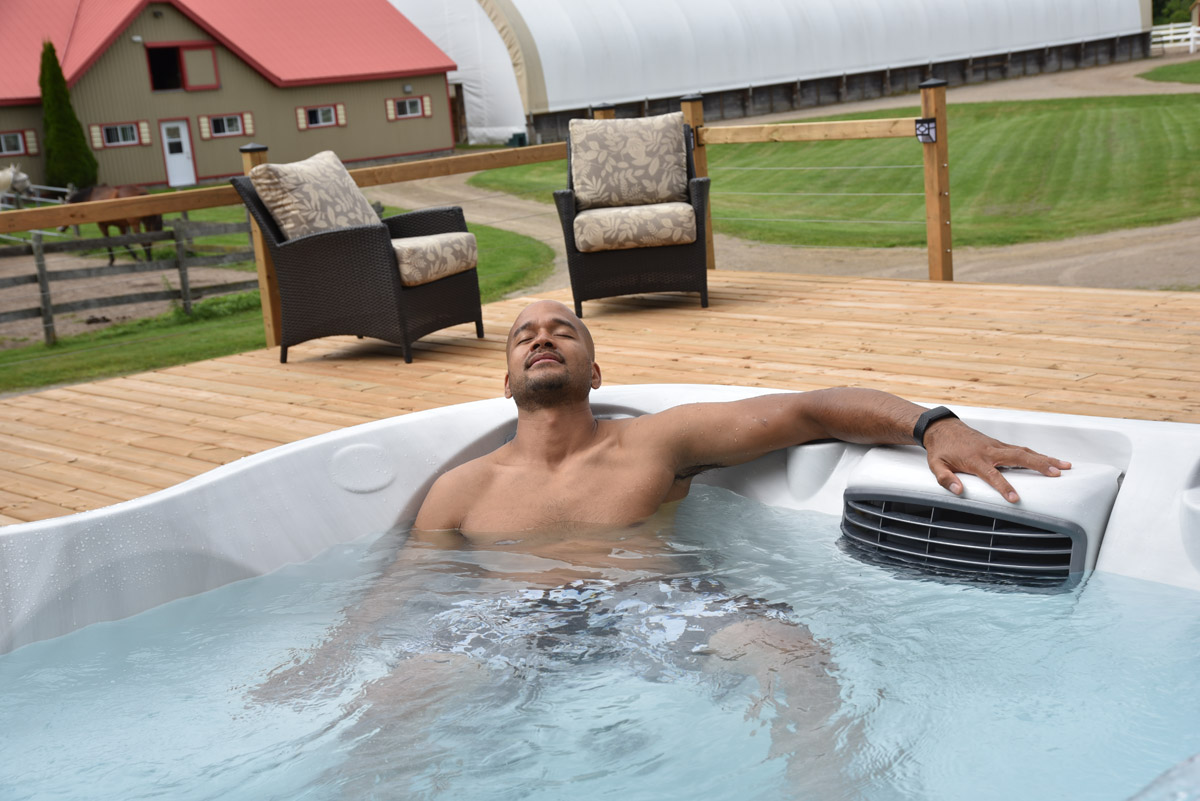 Outdoor Hot Tub - Wellness Shop