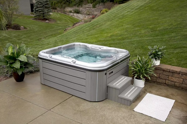 Nordic plug-and-play hot tubs
